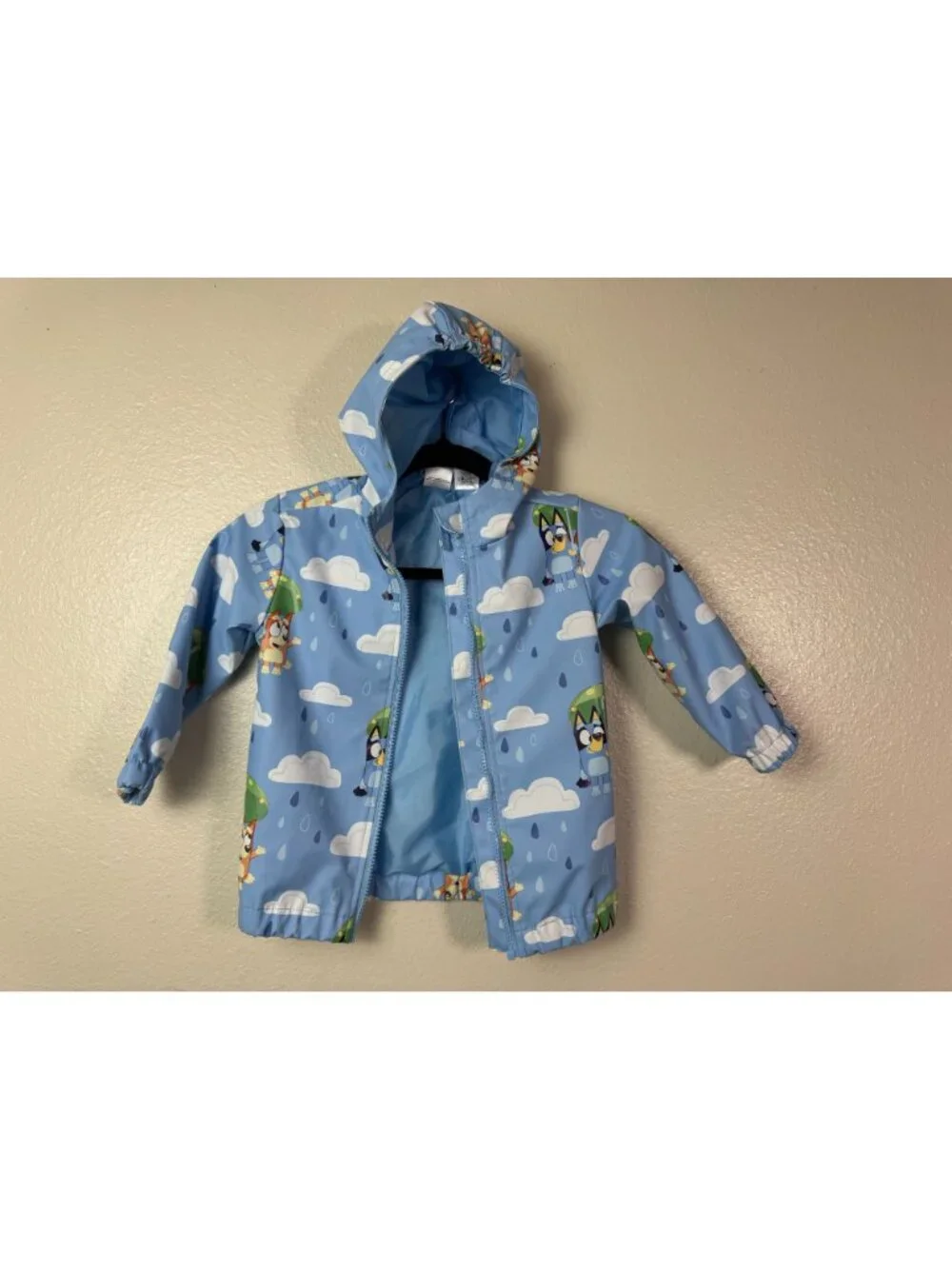 Bluey Kids Rain Jacket Hood Size 3T Blue Outdoor Lined